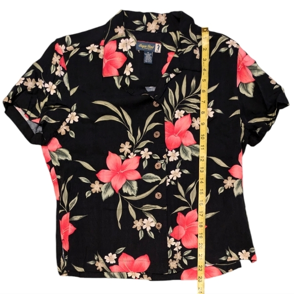 Sugar Reef Bold Botanicals Floral Paradise Top Black with Bright Vibrant Blooms - Picture 4 of 5